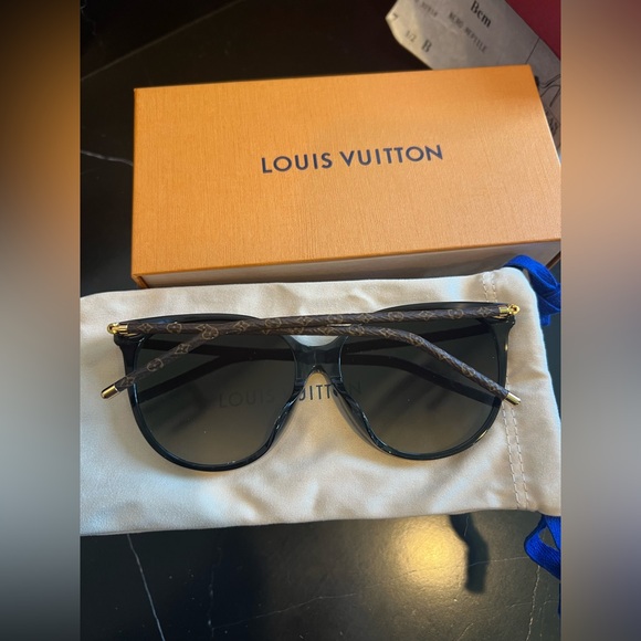 Louis Vuitton Black Sunglasses main image 12